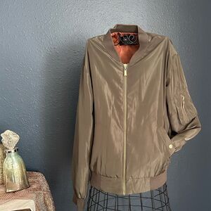 Olive green bomber style jacket. Sz Med